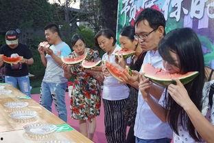 东莞吃瓜群众围观图片高清